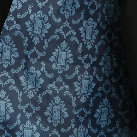 Elegant Black Double-Breasted Women's Coat - Picture 6 of 10